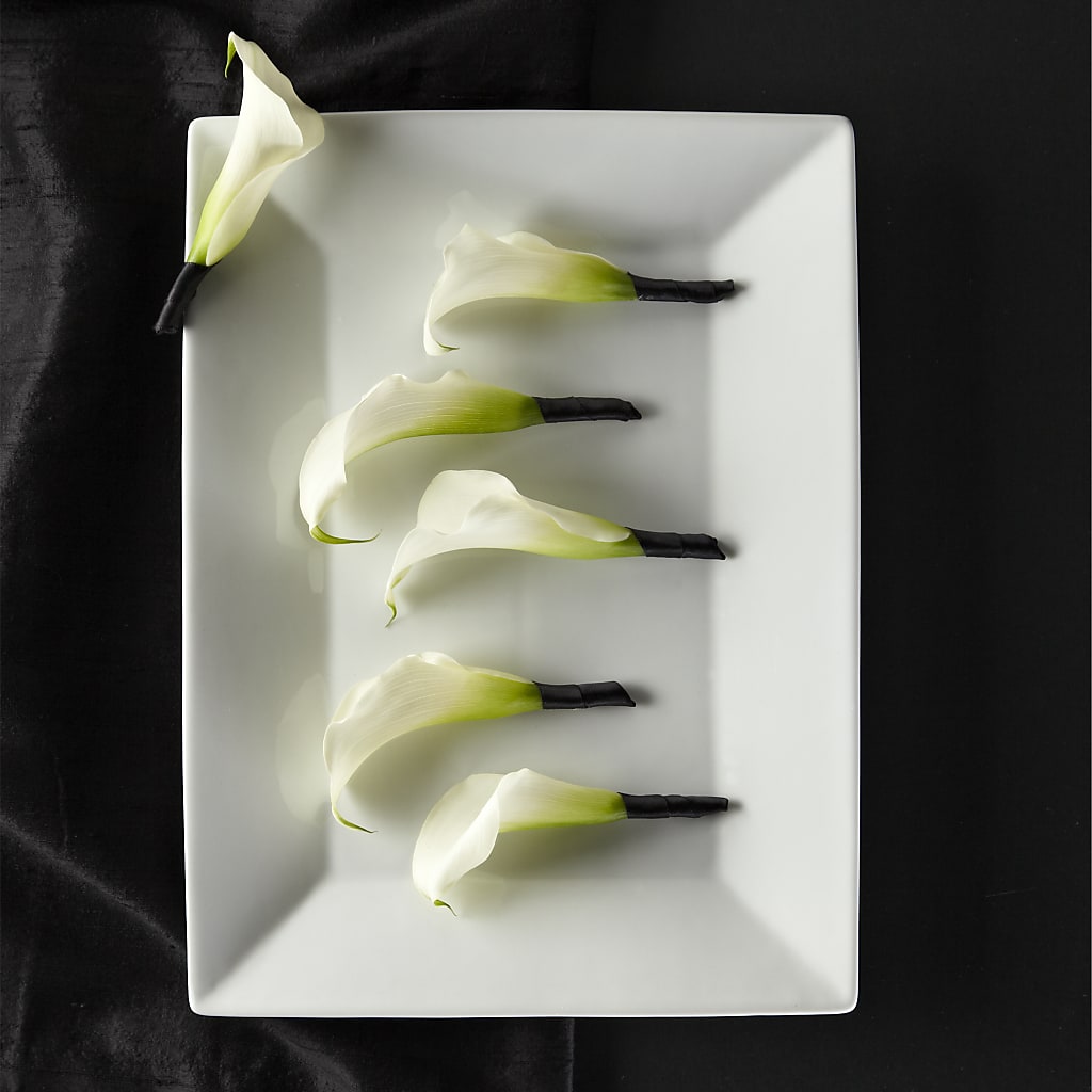 Calla Lily Promise Boutonniere – BELMA'S PRECIOUS FLOWERS, Kodiak AK