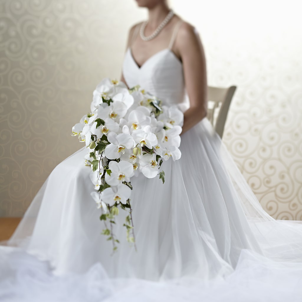 Classic White Bouquet – BELMA'S PRECIOUS FLOWERS, Kodiak AK