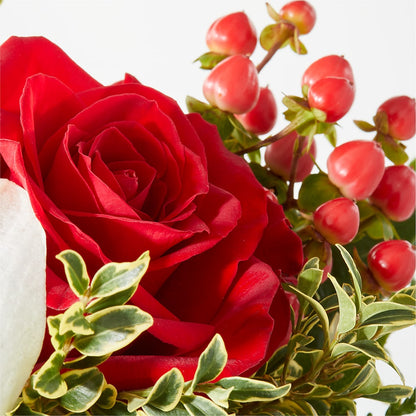 Snowy Wonderland Bouquet – BELMA'S PRECIOUS FLOWERS, Kodiak AK