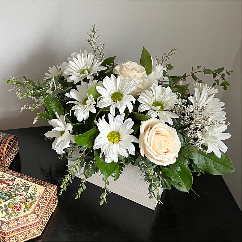 Fresh Linen Box Bouquet – BELMA'S PRECIOUS FLOWERS, Kodiak AK