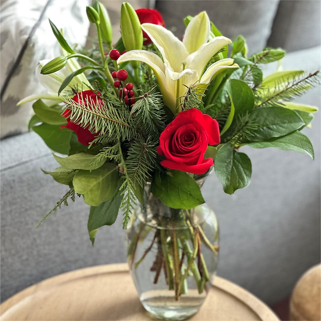Sparkling Snowflakes Bouquet – BELMA'S PRECIOUS FLOWERS, Kodiak AK